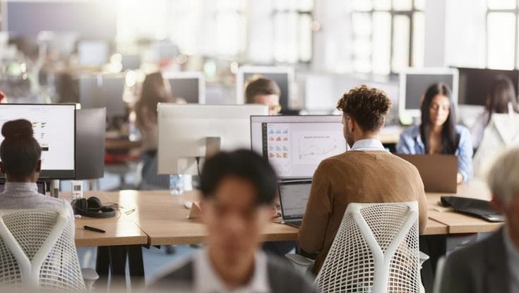 Data governance, la sfida delle imprese: oltre 7 su 10 investono nei dati per ripensare gli uffici