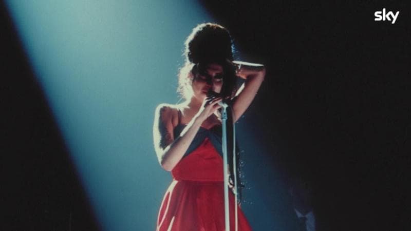 Amy Winehouse, l’anima ribelle in bilico tra magia e dramma