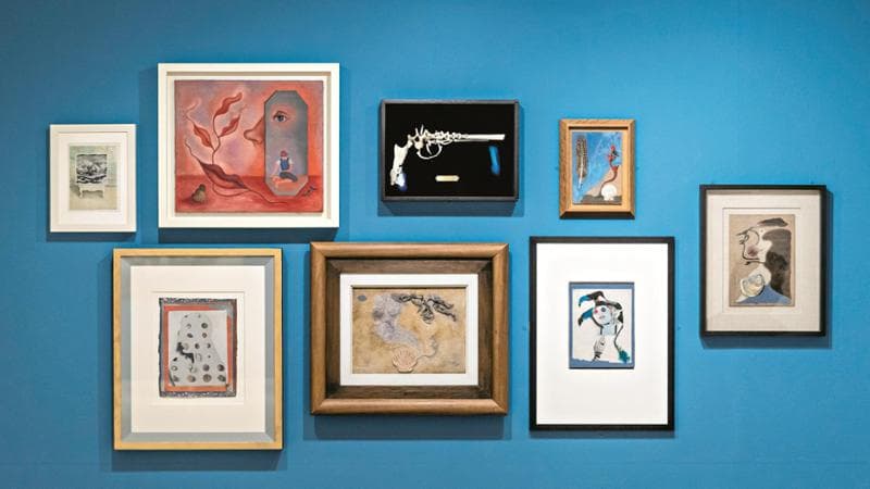 Una sala della mostra "Peggy Guggenheim a Londra. Nascita di una collezionista"