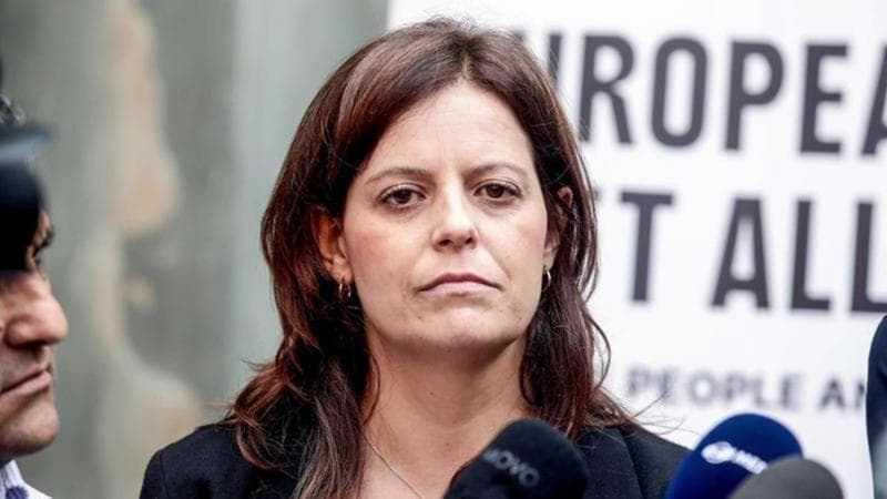 Condannata Ilaria Salis: licenziò due collaboratori da risarcire con 300mila euro. Lei fa appello