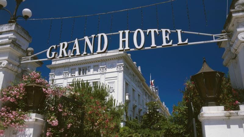 L'ingresso dell'Hotel oggi. Alamy