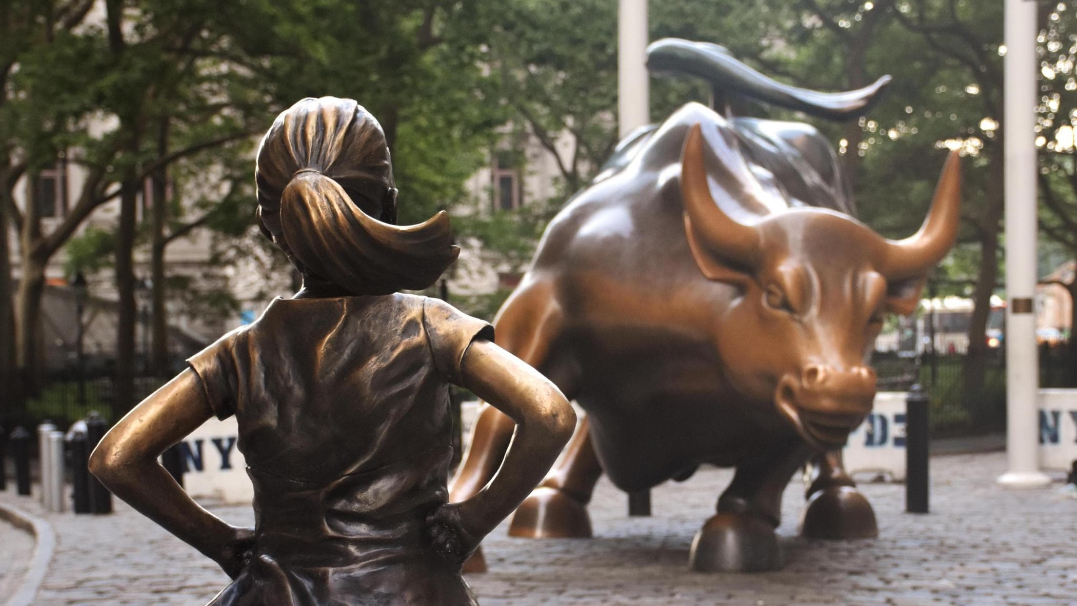 Un coniglio per premio aziendale: per le donne Wall Street è da sempre una strana corsa a ostacoli