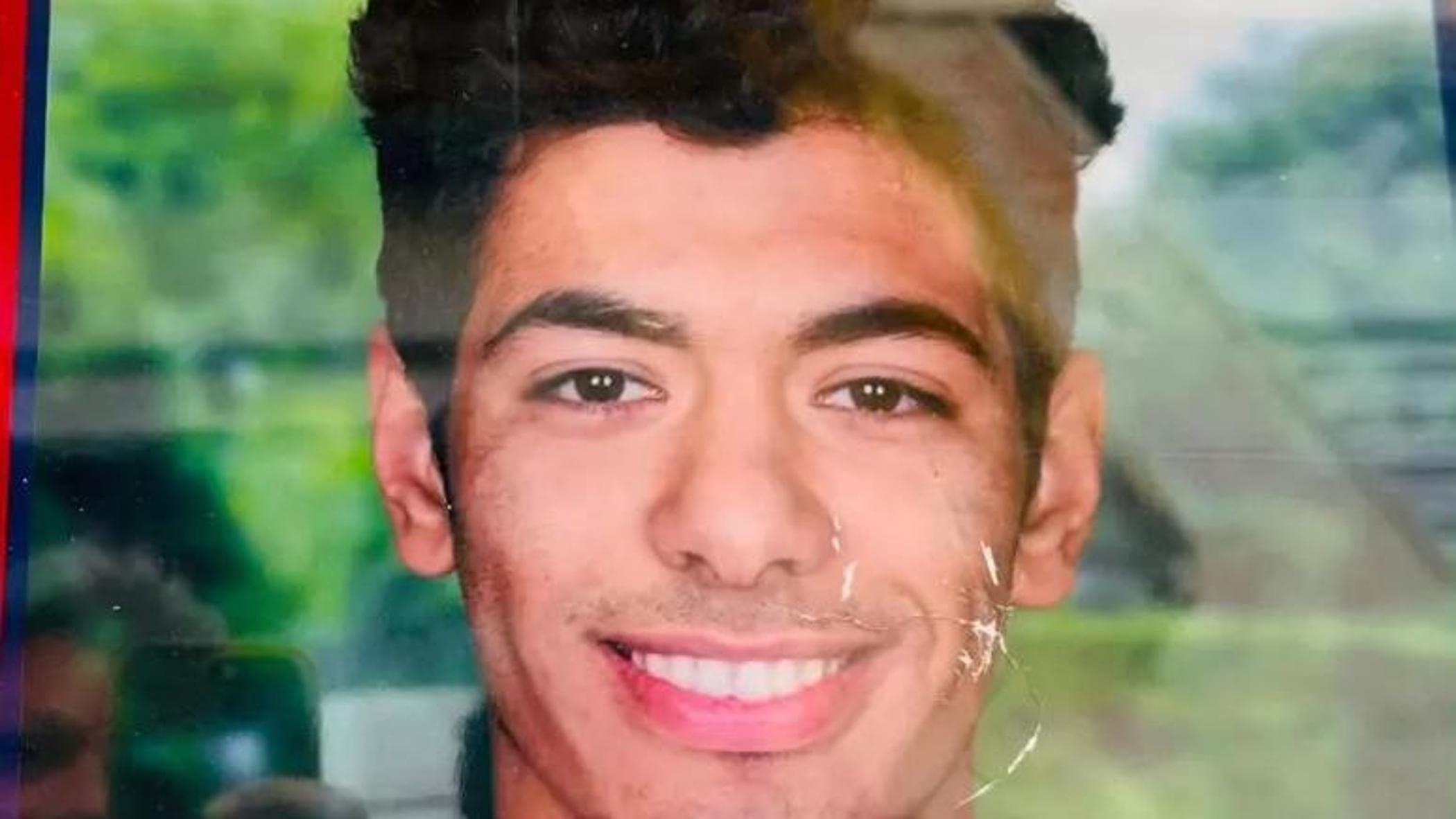 aperta un8217indagine sul caso del ragazzo suicida durante una perquisizione aveva bisogno di aiuto da Repubblica.it aperta un8217indagine sul caso del ragazzo suicida durante una perquisizione aveva bisogno di aiuto