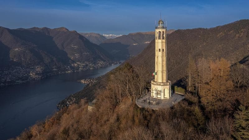 Faro voltiano, Brunate (CO)