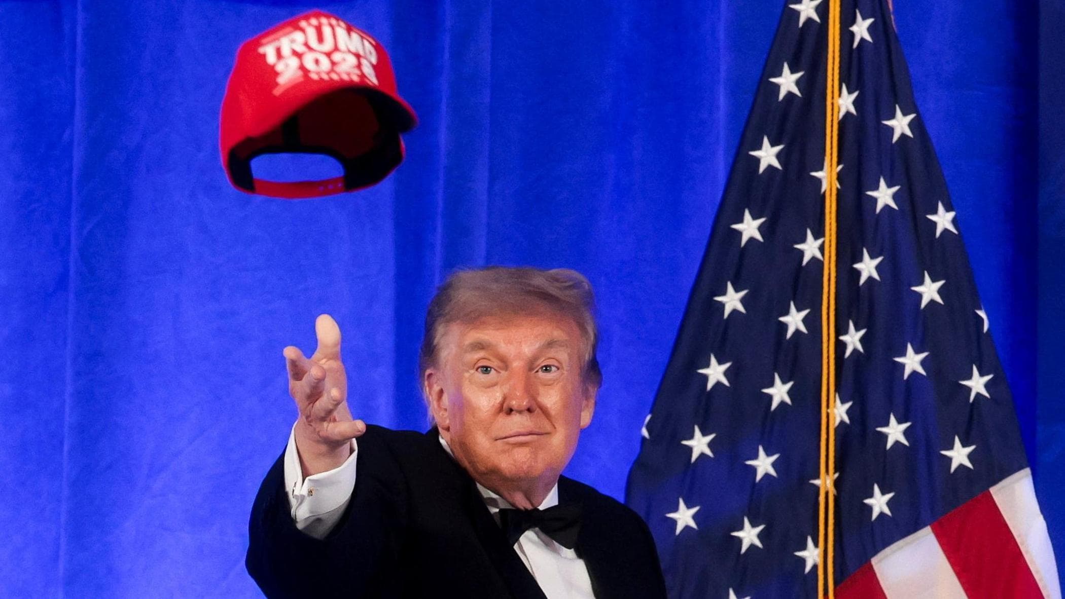 trump mi candider242 alle elezioni del 2028 e mostra il berretto rosso della prossima campagna da Repubblica.it trump mi candider242 alle elezioni del 2028 e mostra il berretto rosso della prossima campagna