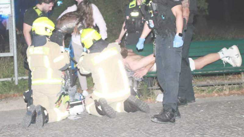 Furgone sulla folla a Berlino durante un corteo Lgbtq+, diversi feriti