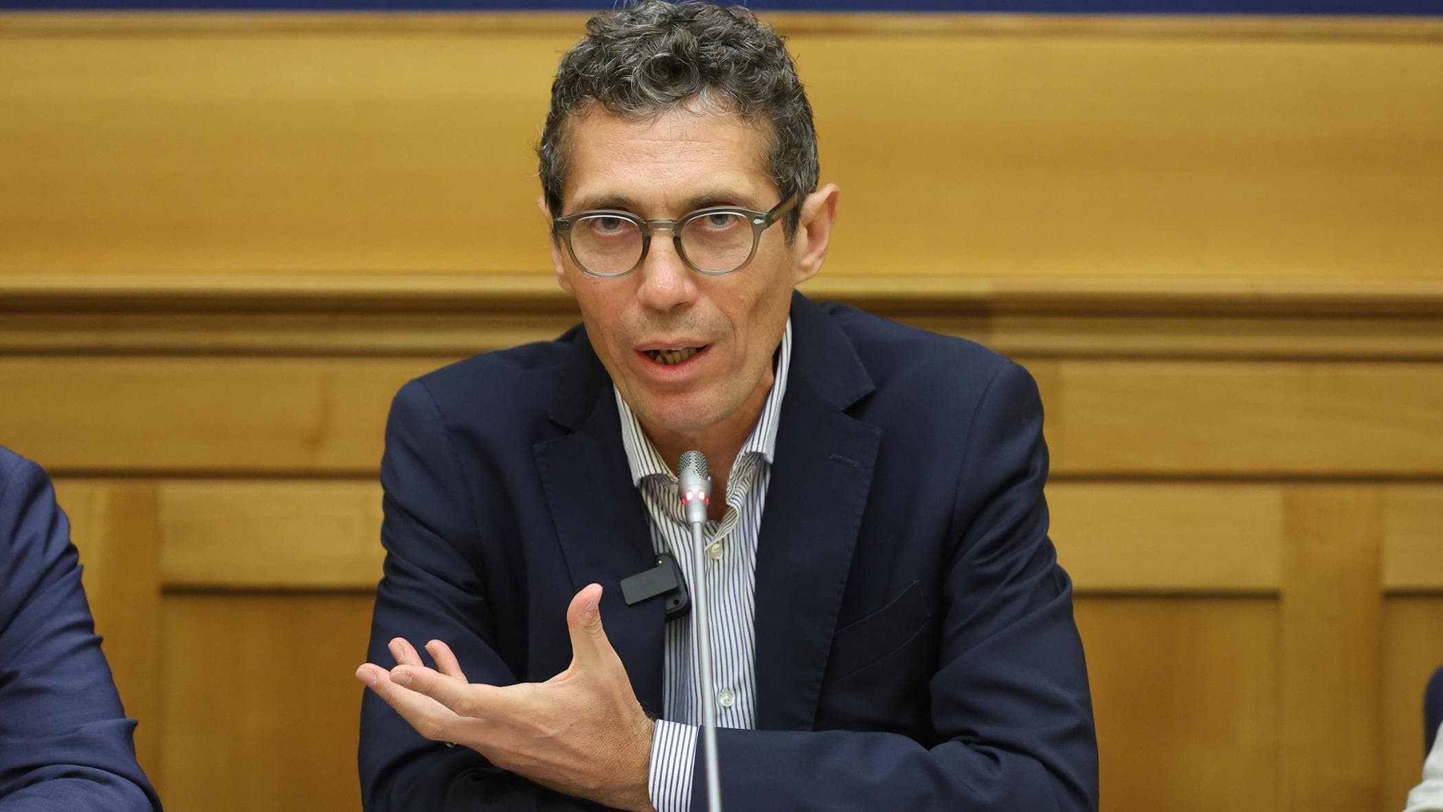 Segretario di +Europa critica governo per mancanza di unità su prestito Safe e difesa comune