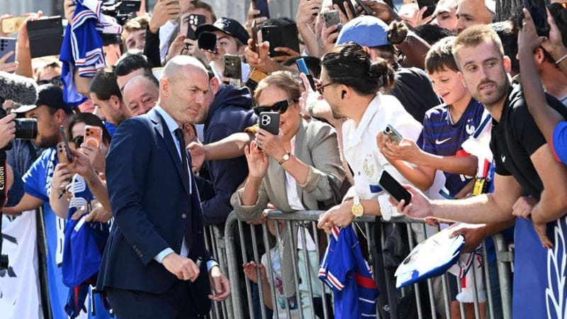 La Francia a Zidane: “Ho detto tanti no, perché volevo essere solo qui”