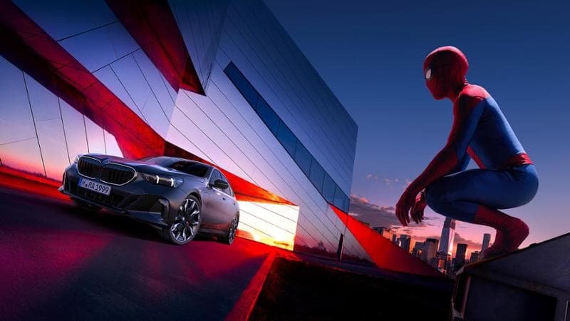 BMW ve Spider-Man “Yepyeni Gün”, Seri 5 ve iX3 kahramanları süper kahramanla birlikte