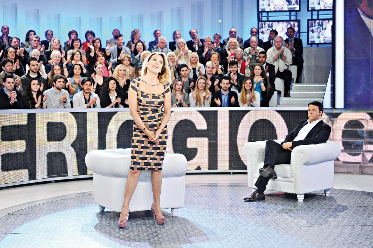 Barbara D'Urso a POmeriggio Cinque, ospite Matteo Renzi, nel 2014
