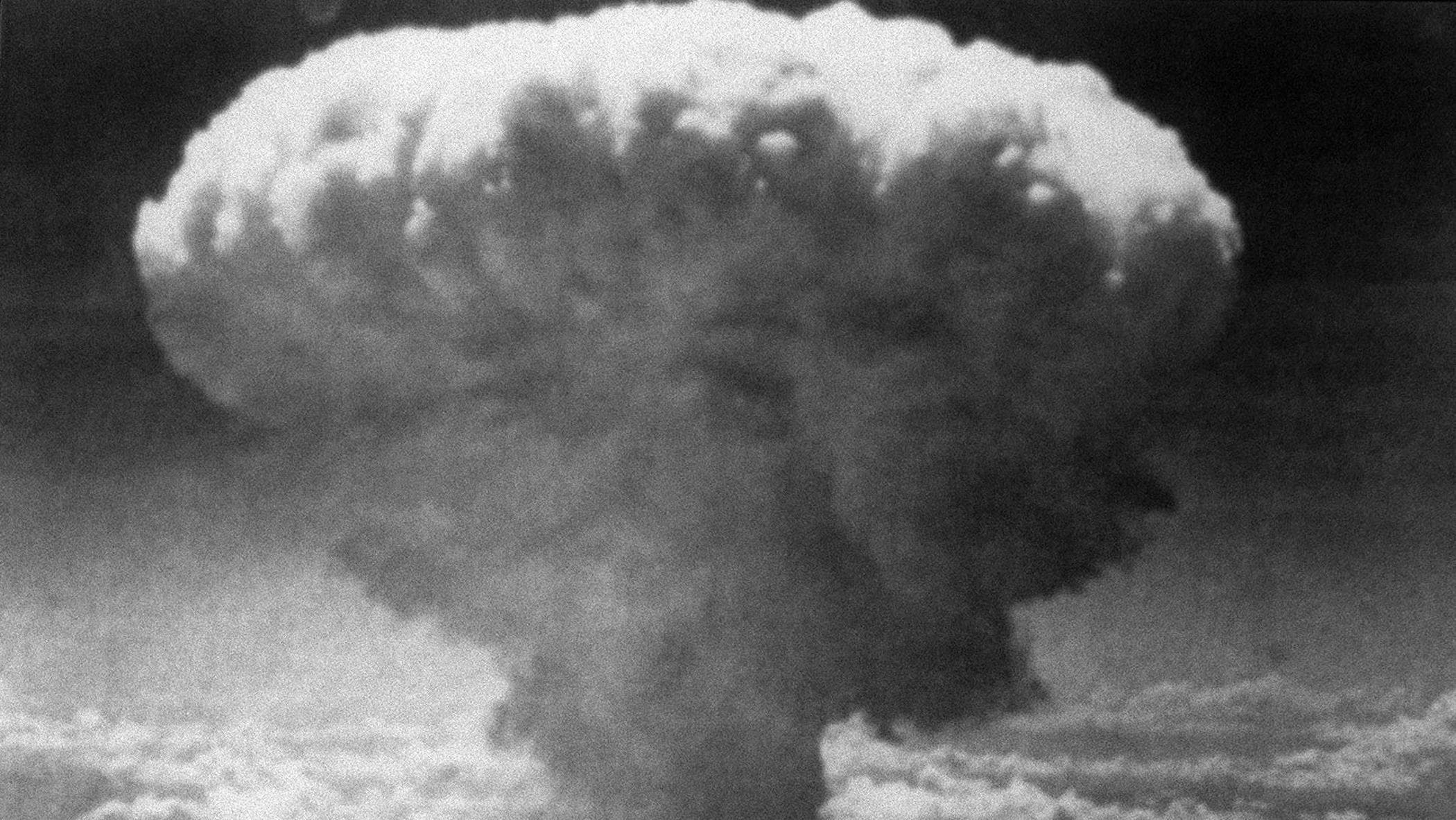 Lo scienziato che studia la materia di Hiroshima. “Nata dal fungo atomico”