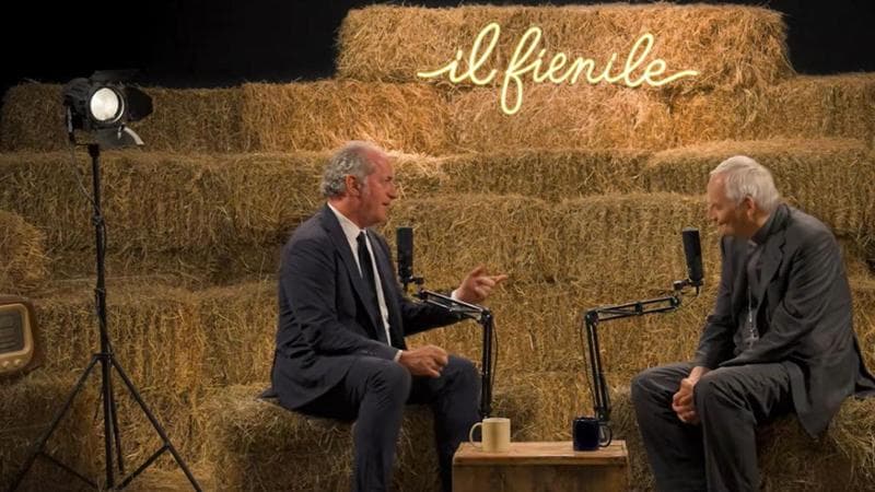 Anteprima: Interviste tv imitando il Costanzo show. Il Fienile di Zaia sbarca su Mediaset