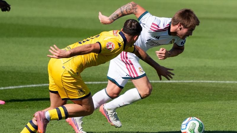 Mastantuono in azione con la maglia del Real Madrid