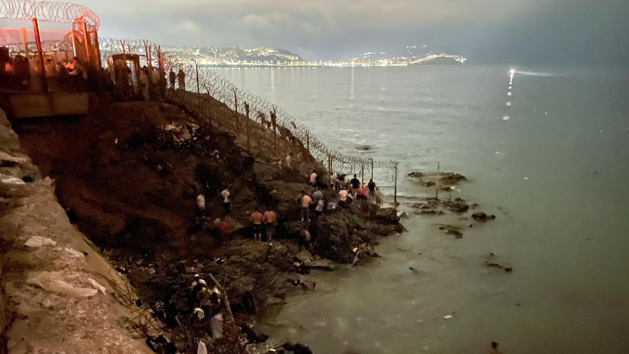 migranti continuano gli arrivi a ceuta dal marocco attesa la visita di pedro sanchez casa bianca ribadisce la linea sui migranti da Repubblica.it migranti continuano gli arrivi a ceuta dal marocco attesa la visita di pedro sanchez casa bianca ribadisce la linea sui migranti
