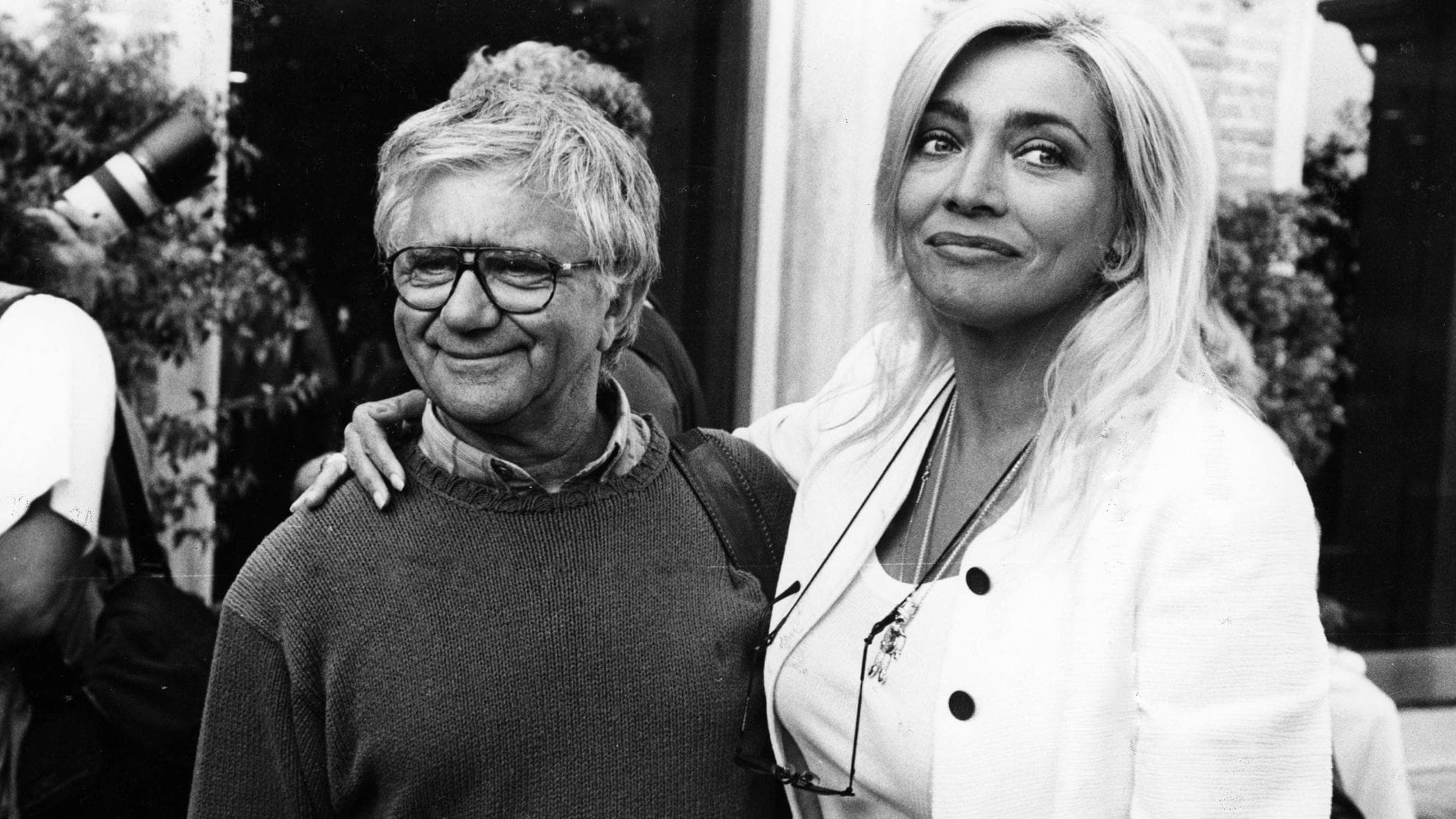 Mara Venier: “Don Mazzi mi ha amata come una figlia. Mi sgridava per le mie scollature”