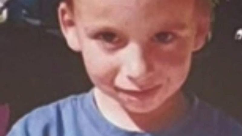 Anteprima: Muore a 13 anni Mattia Maestri, il bambino in coma da 9 anni per il formaggio crudo conta…