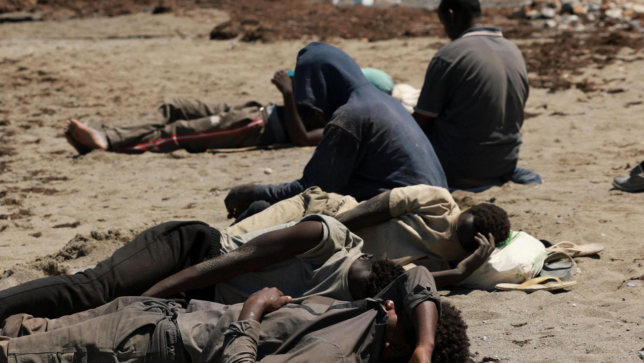 L’Europa sta con la Spagna: “L’emergenza è conclusa”. Frenata sui centri migranti
