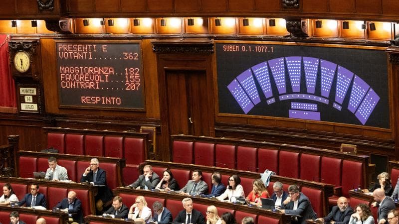 Copertina: Legge elettorale, pranzo di maggioranza a via della Scrofa per chiudere sulle preferenze