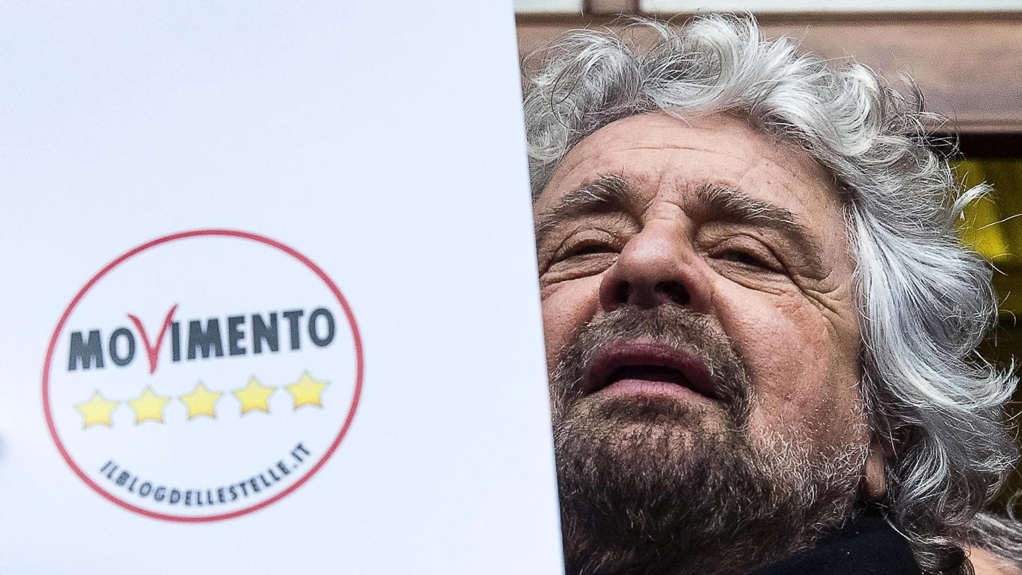 Vannacci punta ai delusi del M5S. Il suo centro studi scrive a Beppe Grillo: “Tra noi punti comuni”