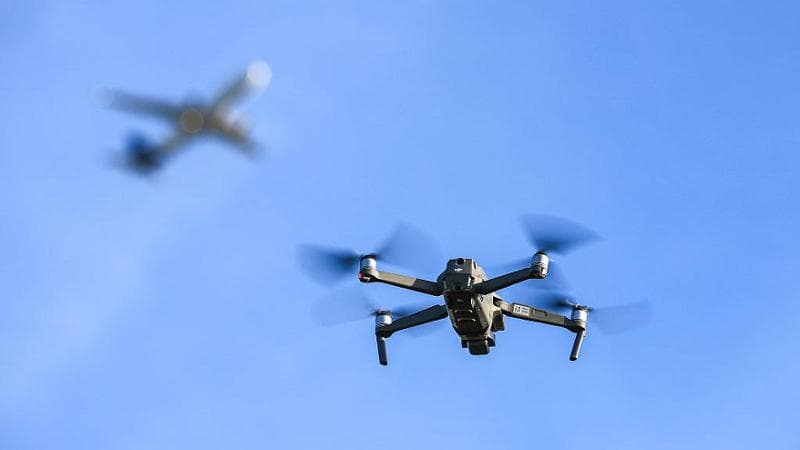 Aeroporto di Lipsia, tornano i droni: uno con esplosivo vicino a cargo di Kiev, l’altro urta volo