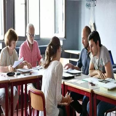 Anteprima: Maturità, aumentano le lodi e calano i 100: le contraddizioni con i test Invalsi tra nord…