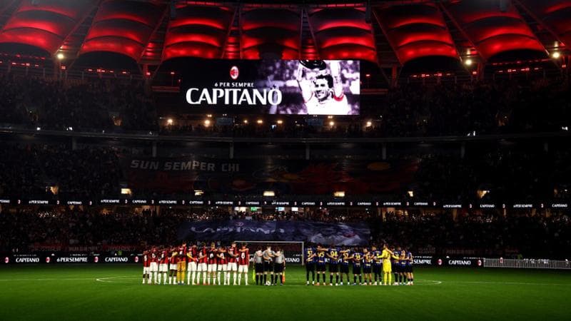 Franco Baresi, commemorazione durante Milan-Inter a Perth: i rossoneri indossano la maglia numero 61