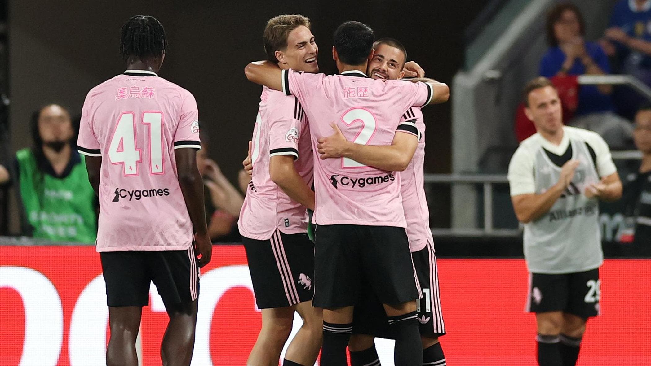 Porta inviolata e un gran gol di Zhegrova, la Juve batte il Chelsea a Hong Kong
