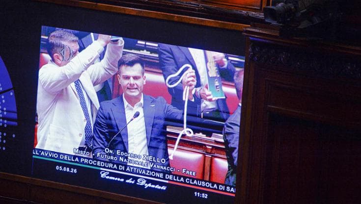 Anteprima: In aula torna il cappio (33 anni dopo), ma stavolta è agitato contro la Lega