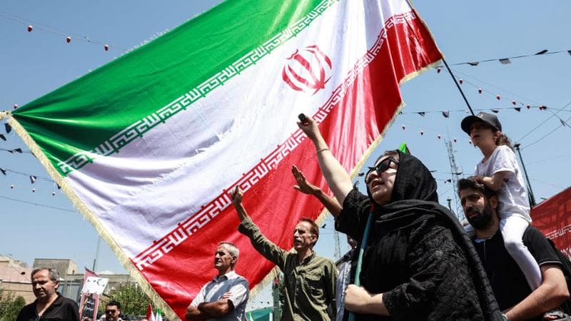 Copertina: L’ultimo negoziato su Hormuz. Iran e Oman pronti all’accordo: “Se gli Usa non ci boicottano”