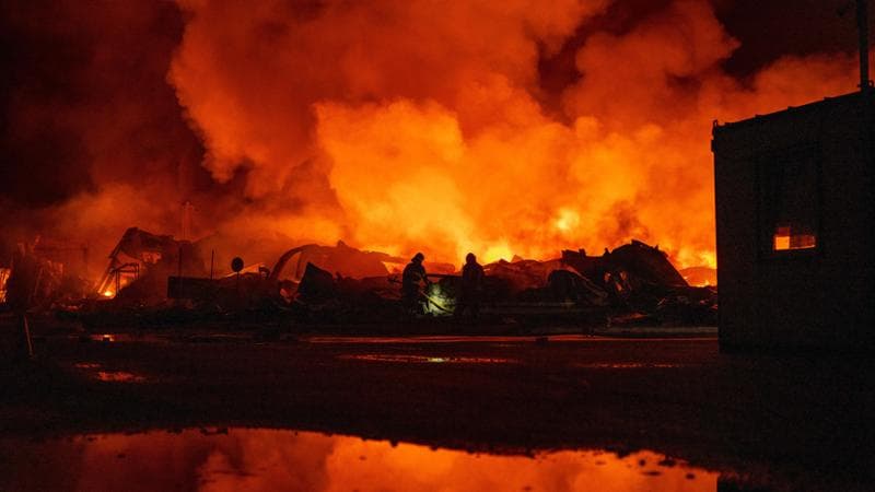 Guerra Ucraina - Russia, le news. Bild: droni russi su nave cargo tedesca a Odessa, incendio a bordo