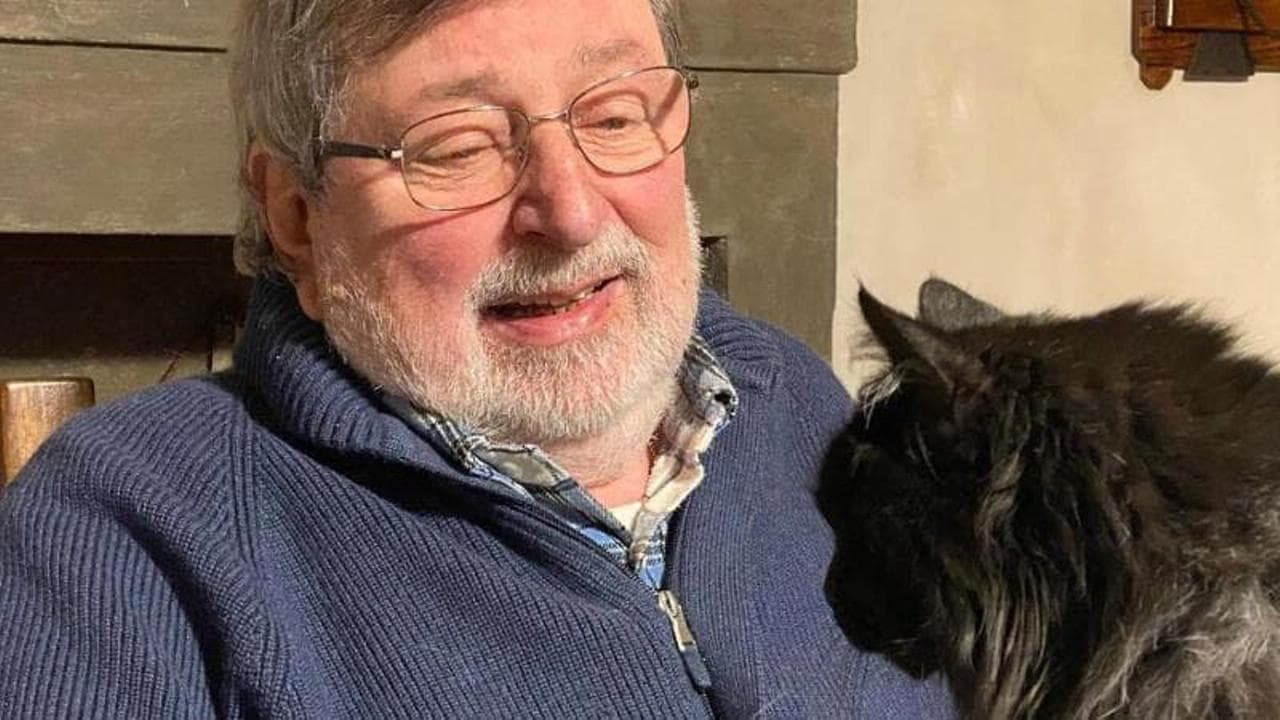 Il libro postumo di Guccini raccontato da lui: “Tutto cominciò con una ragazza in bicicletta”