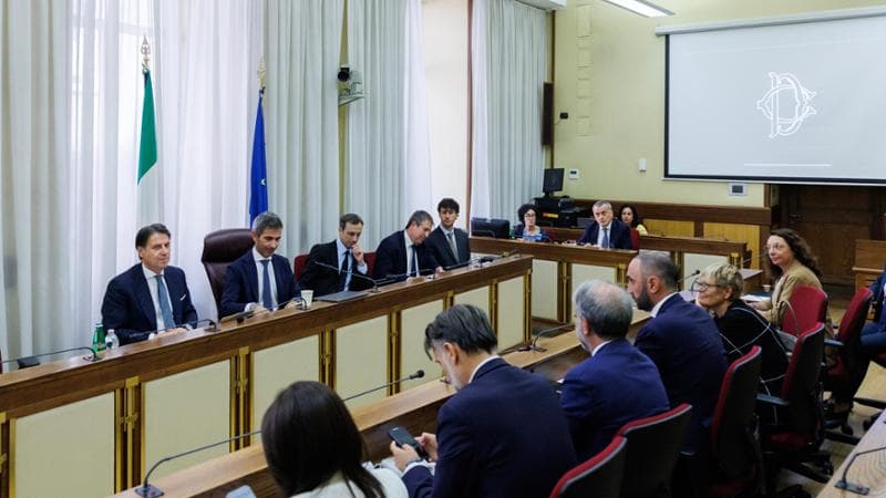 Anteprima: Covid, Conte accusa: “Meloni regista del plotone d’esecuzione”. La premier: “La verità è…