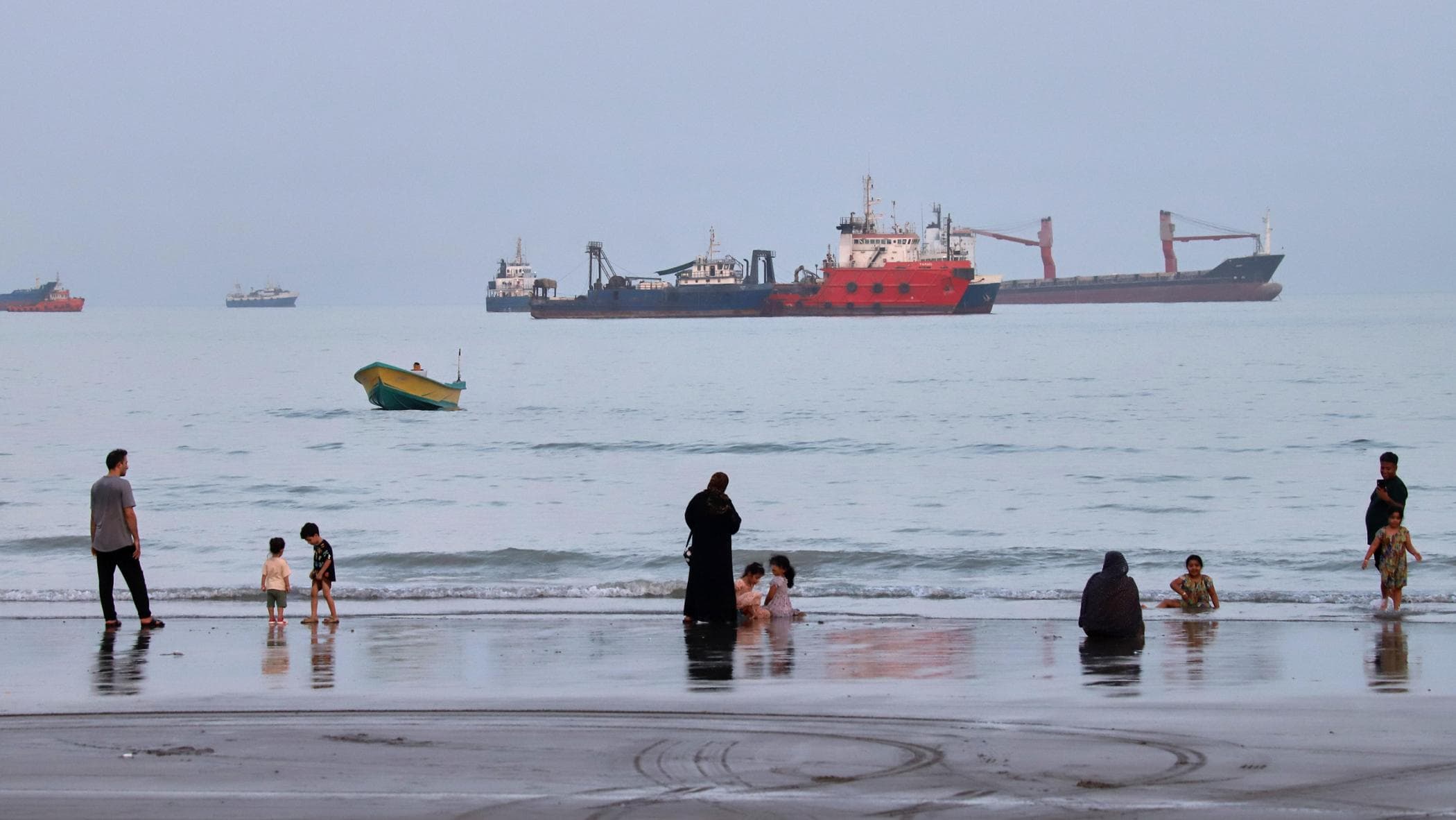 L’Iran chiude Hormuz agli Usa e punta a pedaggi da 100 miliardi