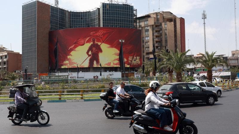 Guerra in Iran, le news del 6 agosto. Trump: “Negoziati in corso, presto l’annuncio”. Udite esplosioni a Hormuz