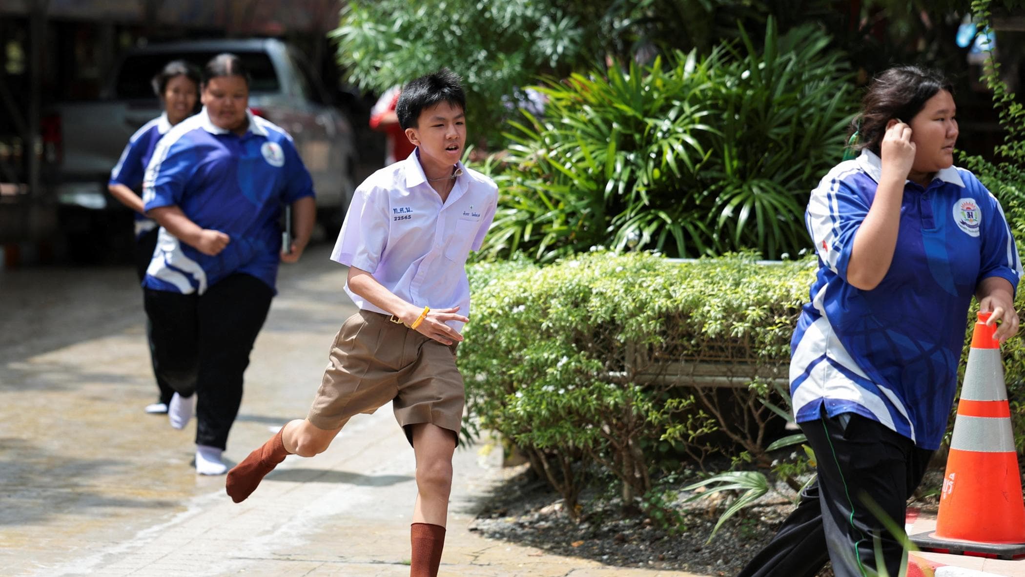 thailandia sparatoria in una scuola due morti e almeno 15 feriti da Repubblica.it thailandia sparatoria in una scuola due morti e almeno 15 feriti