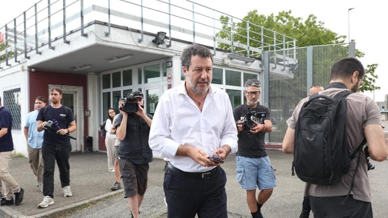 Anteprima: Salvini torna a Bollate da Roggero: “Per le spese legali dell’orafo chiederemo aiuto agli…