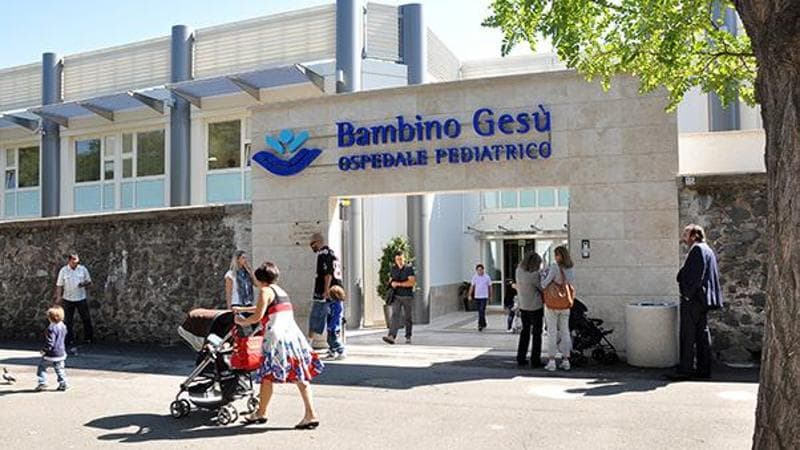 Anteprima: Padre travolge il figlio con l’auto: grave un bimbo di 4 anni