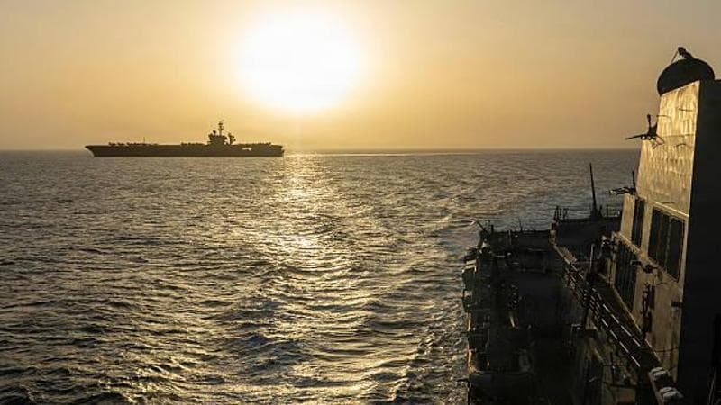 Anteprima: Senza cibo né docce: l'odissea dei marinai Usa bloccati nel Golfo da 208 giorni