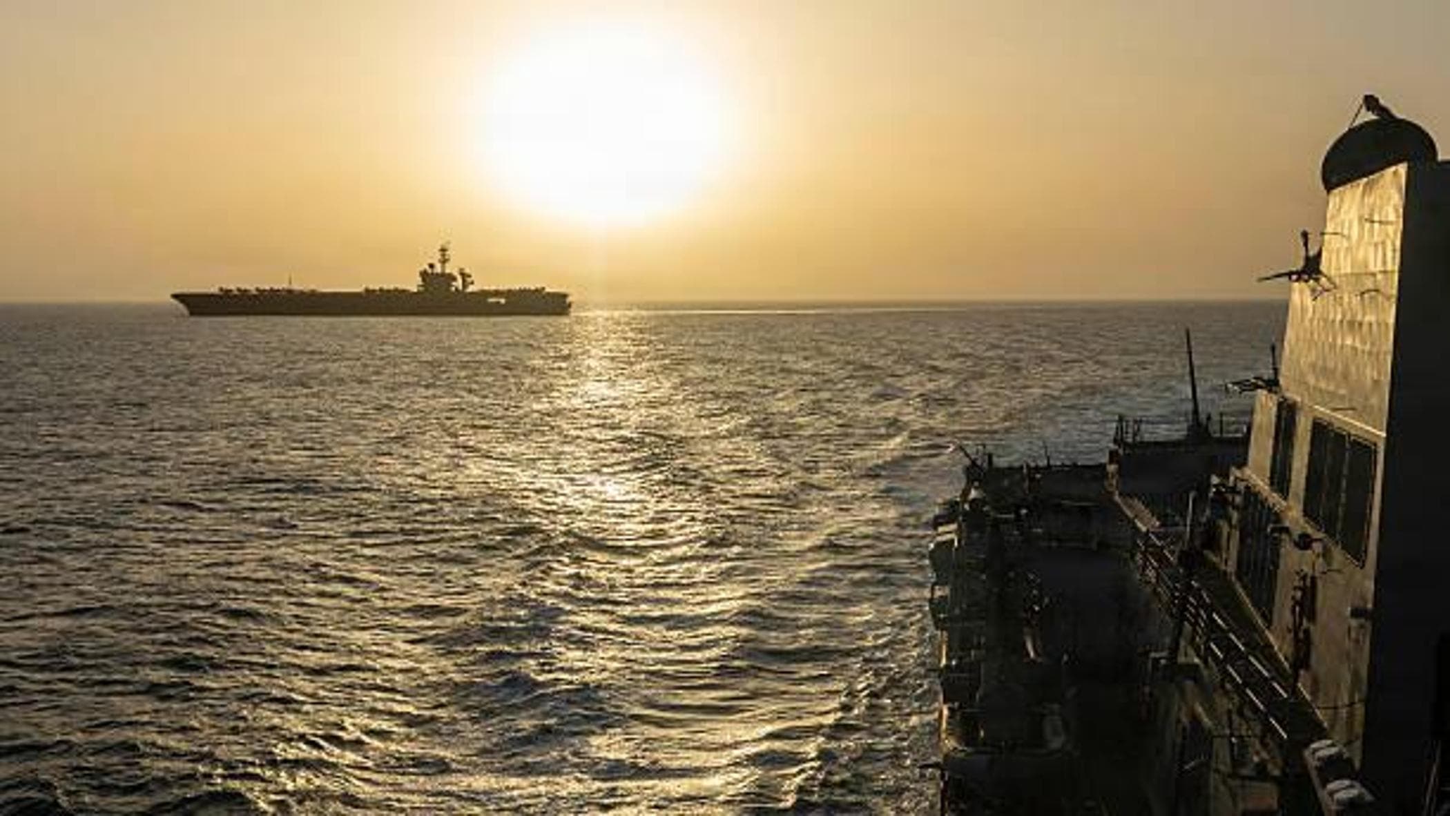 senza cibo n233 docce l odissea dei marinai usa bloccati nel golfo da 208 giorni da Repubblica.it senza cibo n233 docce l odissea dei marinai usa bloccati nel golfo da 208 giorni
