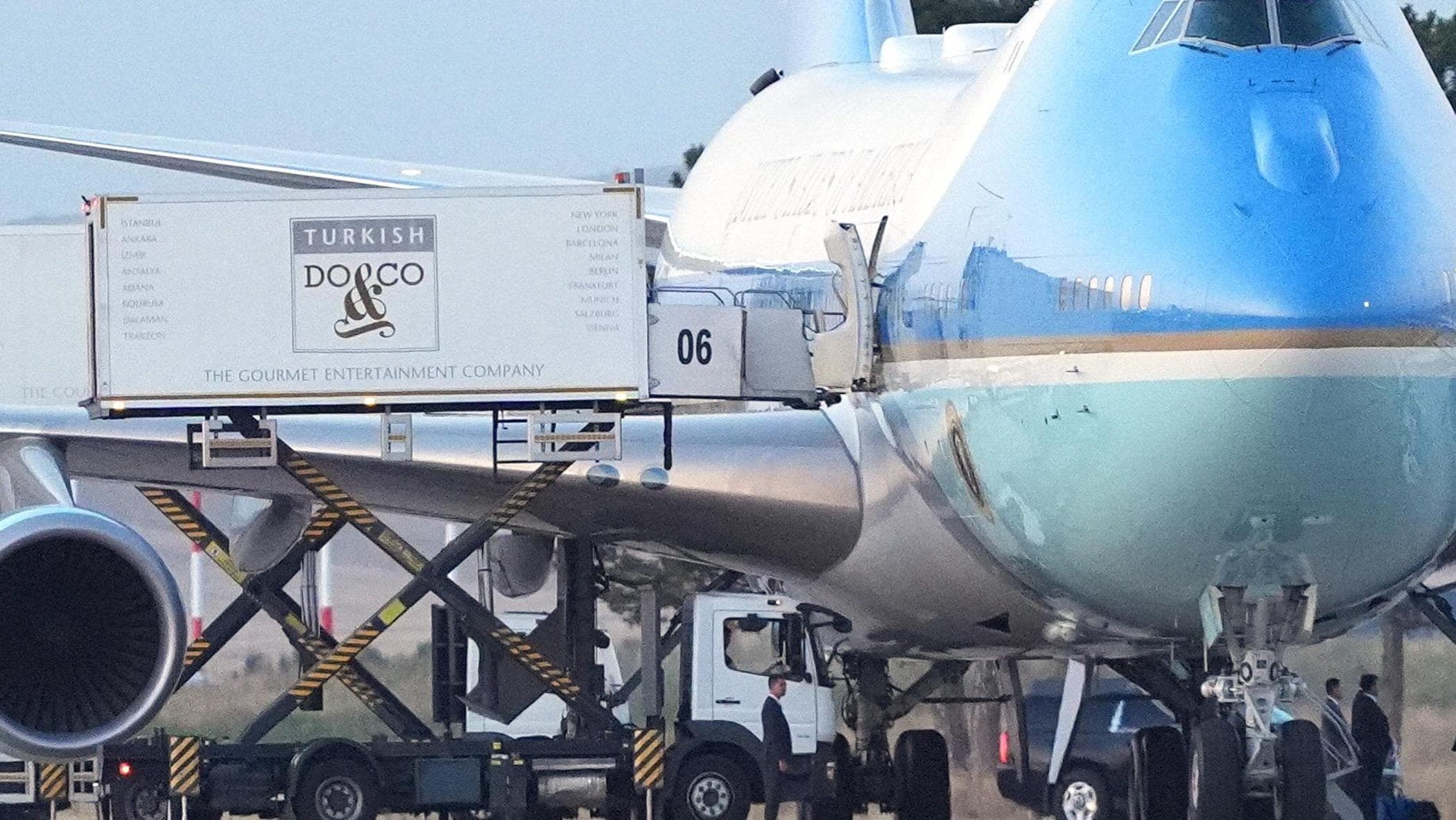 la minaccia di un missile terra aria iraniano contro l8217air force one per questo trump abbandon242 il volo da Repubblica.it la minaccia di un missile terra aria iraniano contro l8217air force one per questo trump abbandon242 il volo