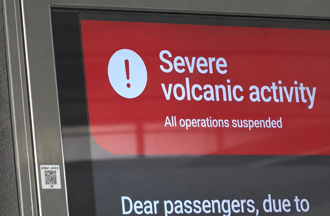 Annuncio a Catania: "Severa attività vulcanica"