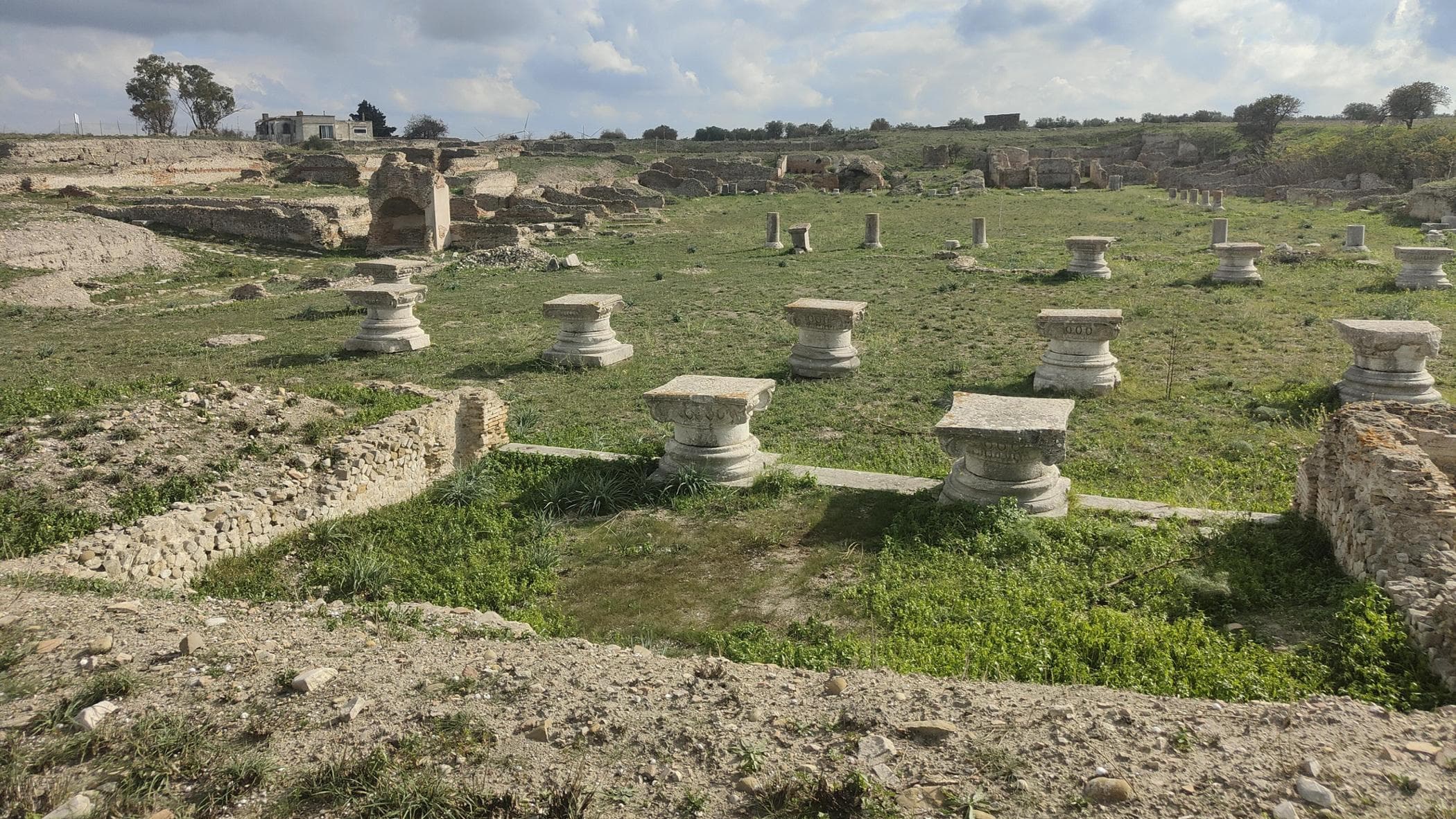 la paradossale storia di herdonia la pompei di puglia chiusa a tempo indeterminato da Repubblica.it la paradossale storia di herdonia la pompei di puglia chiusa a tempo indeterminato