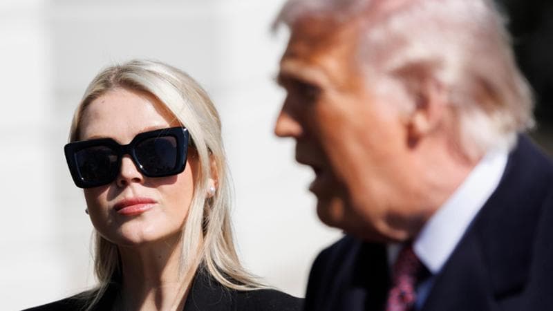 Anteprima: Mistero sull’addio di Leavitt: “Punisce Trump che la lasciò sull’aereo-esca di Ankara”