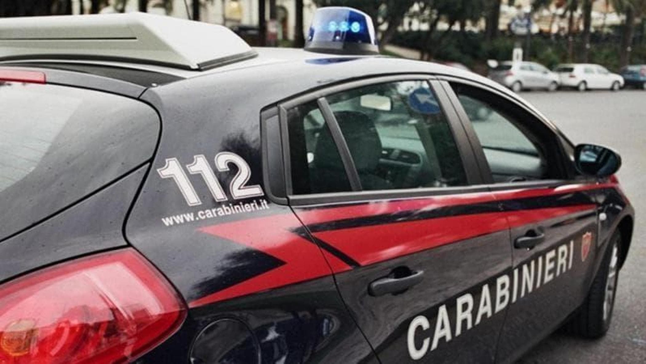 reggio calabria trovato morto in casa un uomo di 50 anni tracce di sangue intorno al corpo da Repubblica.it reggio calabria trovato morto in casa un uomo di 50 anni tracce di sangue intorno al corpo