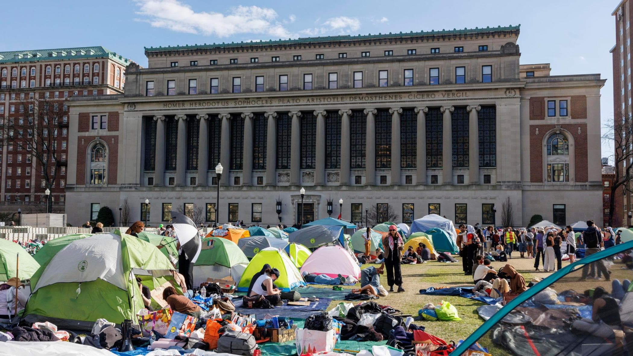 Nel fortino della Columbia: “Siamo woke non pazzi non fate il gioco di Trump”