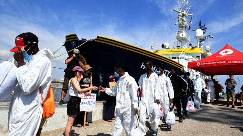 Anteprima: Rifugiati, si apre il fronte svizzero. Via libera ai trasferimenti in Italia