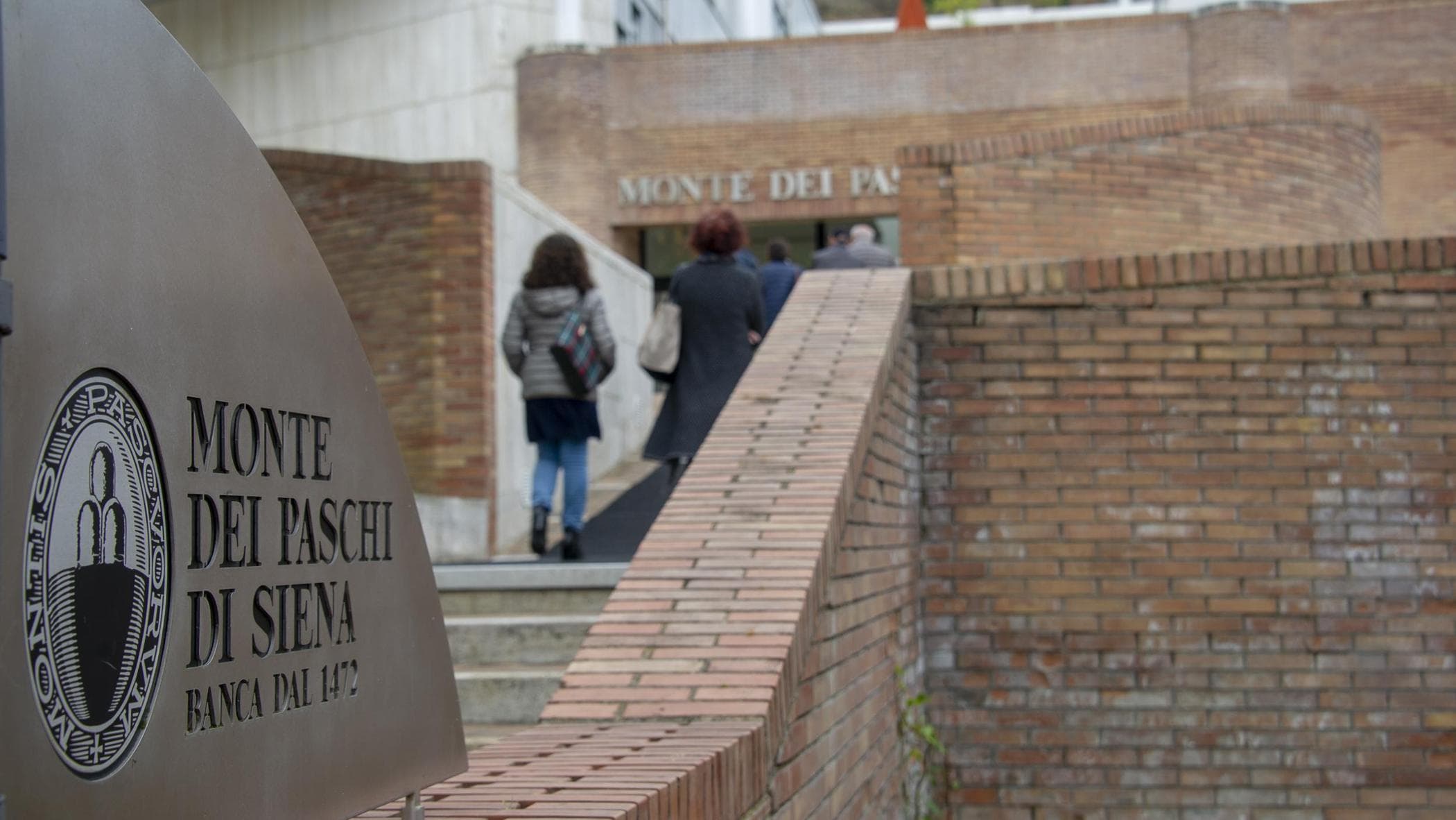 Le Borse di oggi, 19 agosto. Focus sul risiko: Mps cede l’1,4% dopo la contromossa su Bpm e Generali