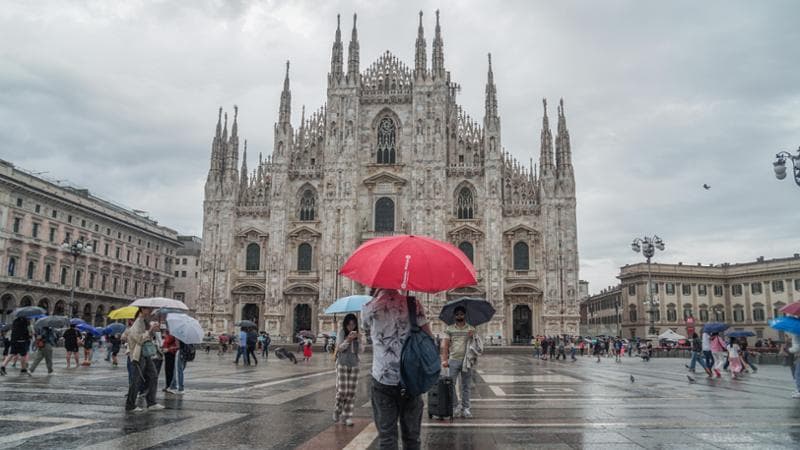 Previsioni meteo, l’Italia è divisa in due: temporali al Centro-Nord, 38 gradi al Sud