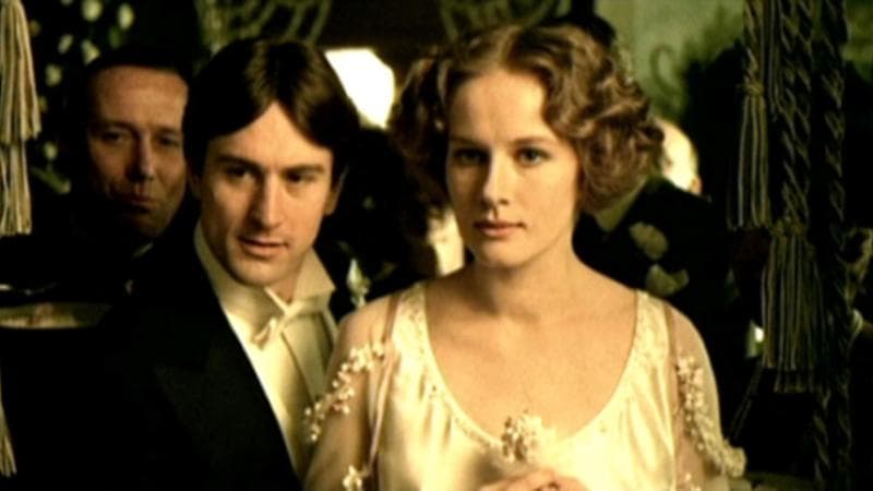 Robert De Niro e Dominique Sanda in una scena di Novecento di Bernardo Bertolucci. alamy / ipa
