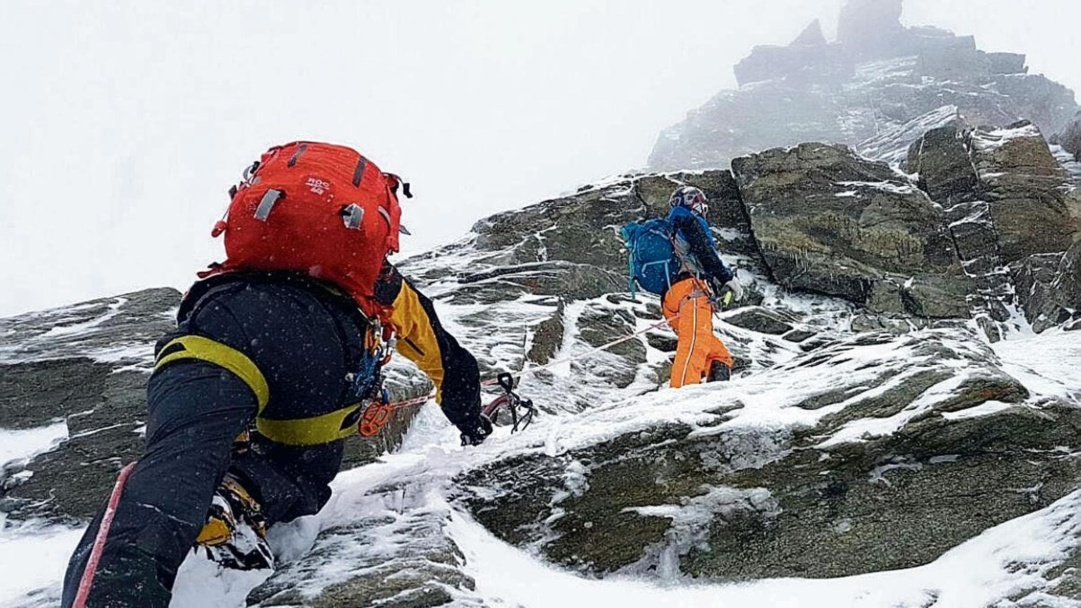 alpi dai ghiacciai in ritirata affiorano i cadaveri di due alpinisti belgi morti 34 anni fa da Repubblica.it alpi dai ghiacciai in ritirata affiorano i cadaveri di due alpinisti belgi morti 34 anni fa